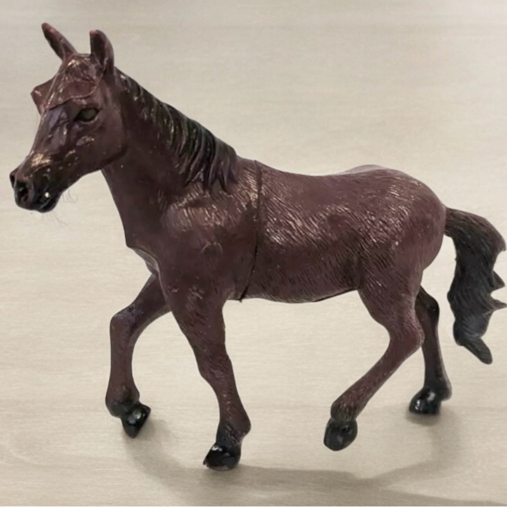 Greenbrier International Reddish Brown Horse Toy Plastic Figure, 4.5"